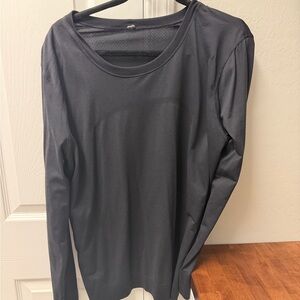 Lululemon Black Long Sleeve Top (no tag)
